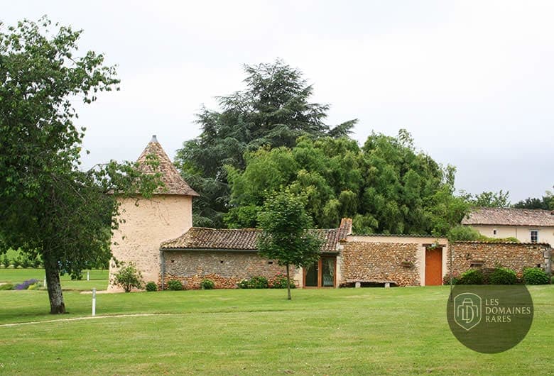 Vue extérieure du lieu Clos de l'Orbrie à Rom en Nouvelle-Aquitaine