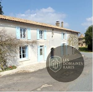 Vue extérieure du lieu Clos de l'Orbrie à Rom en Nouvelle-Aquitaine