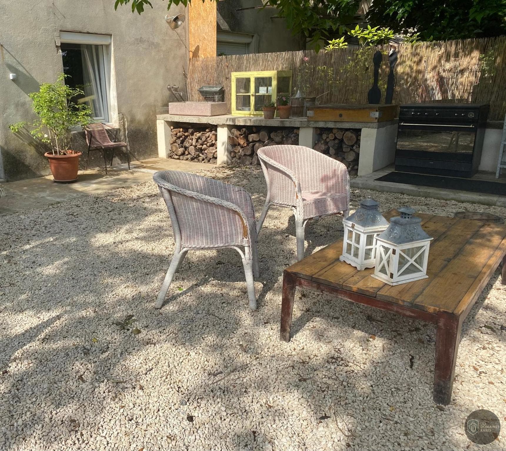 Vue extérieure de l'hôtel Clos des garrigues en Occitanie