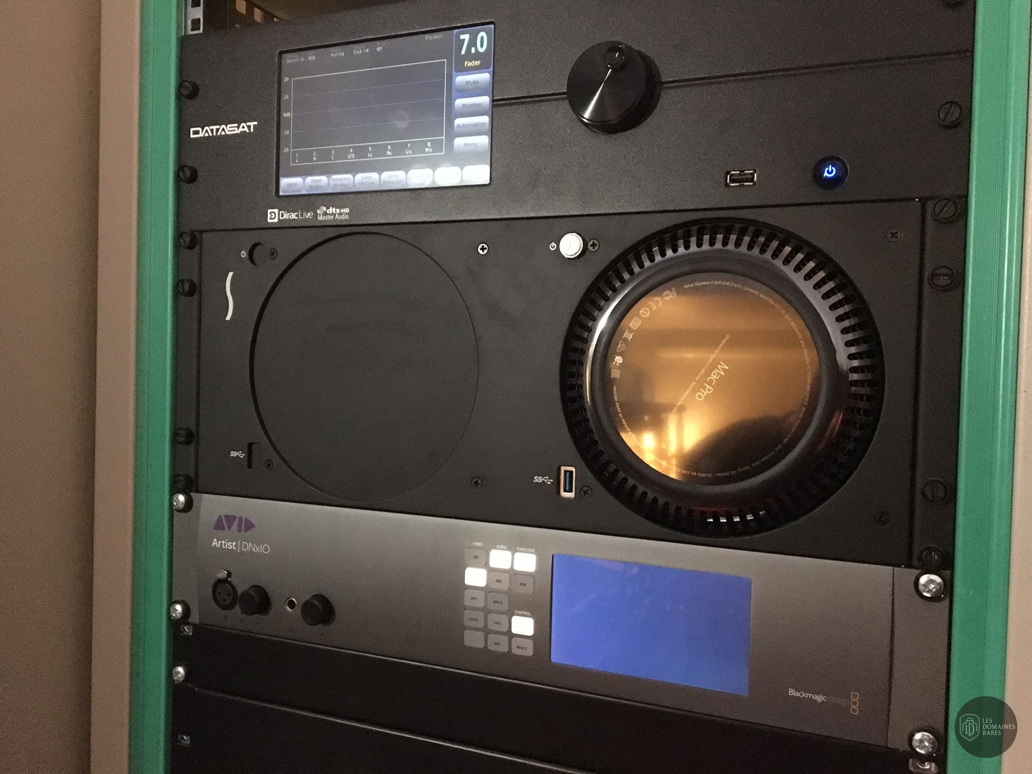 Rack d'équipement audio-visuel