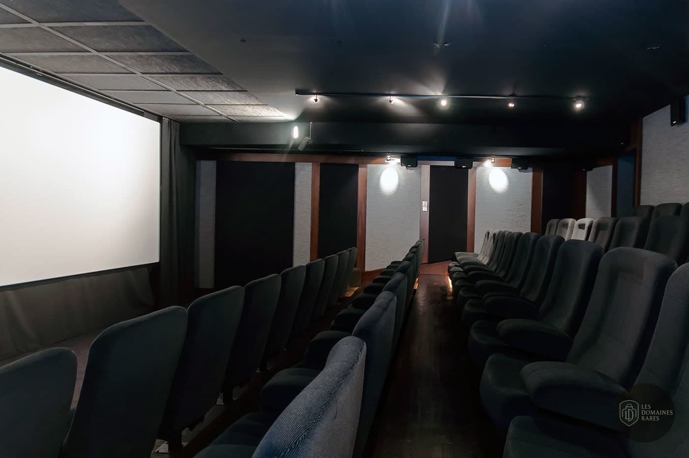 Salle de cinéma vide