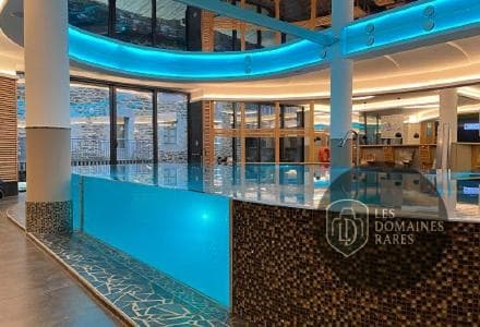 Piscine et activités du lieu Coin d'Aubrac à Fournels en Auvergne-Rhône-Alpes