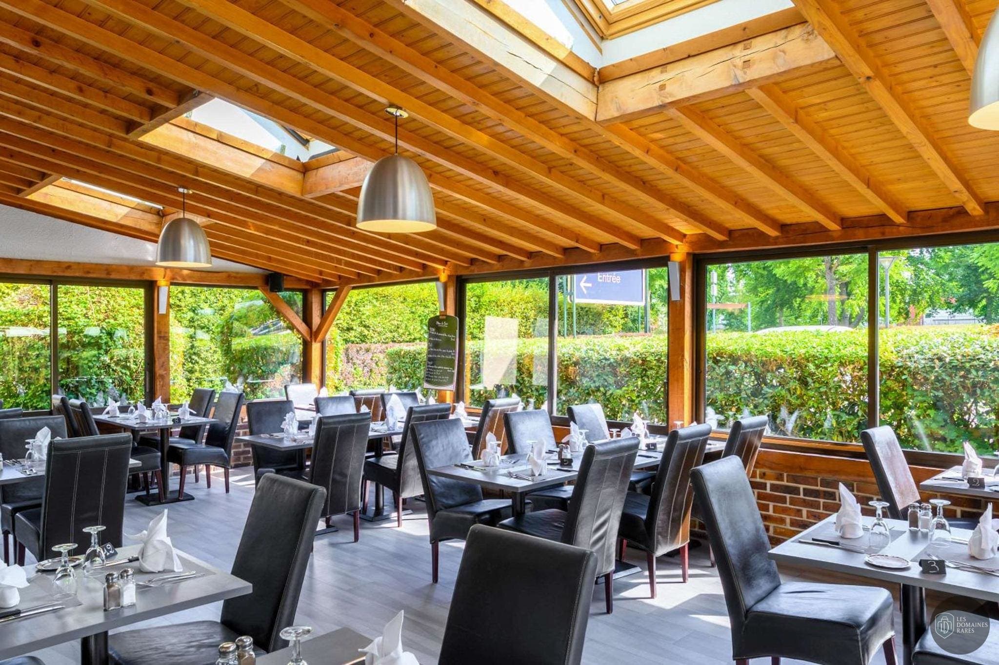 Vue extérieure de l'hôtel Comfort Hotel Evreux à Evreux en Normandie