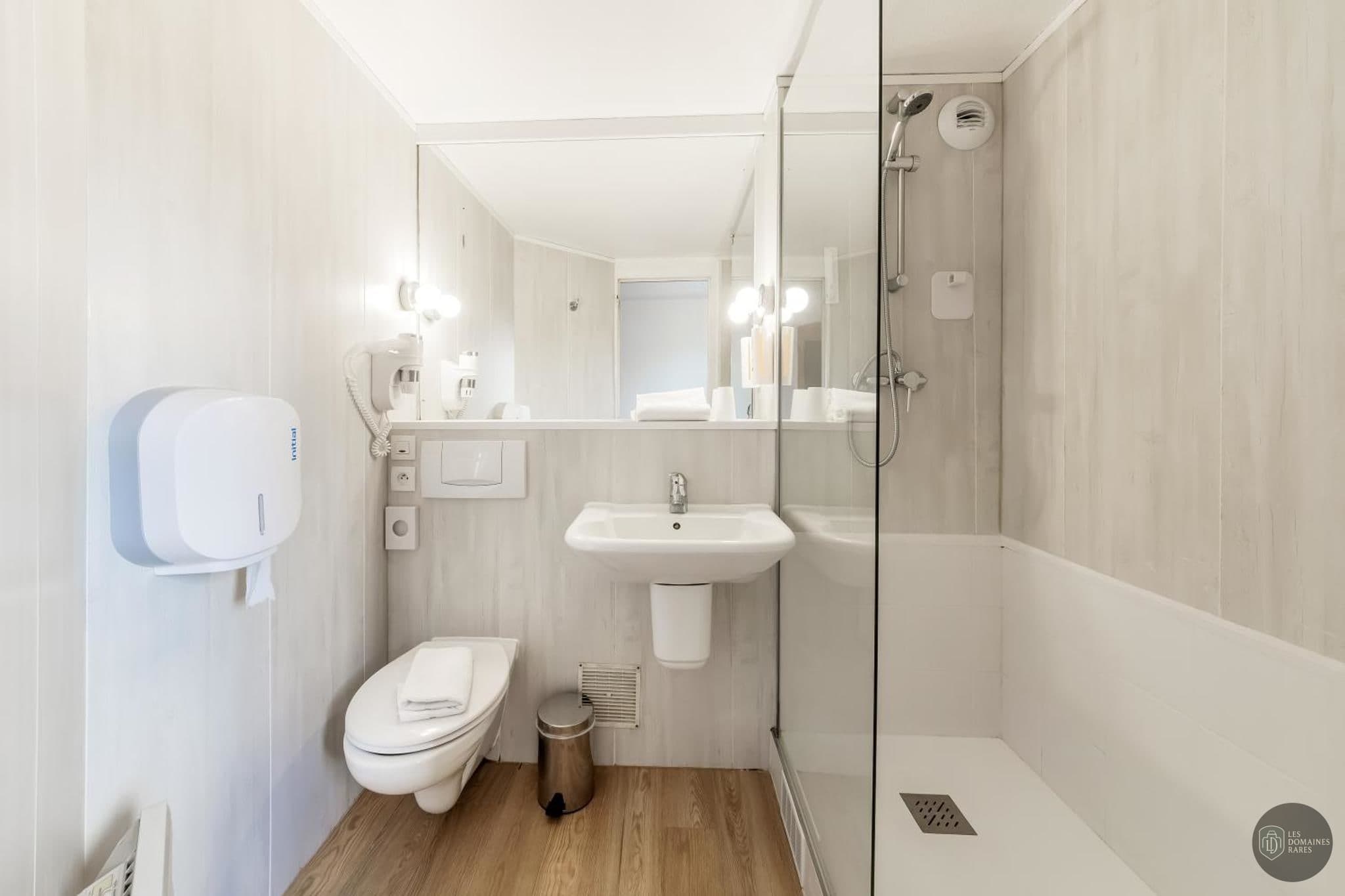 Vue extérieure de l'hôtel Comfort Hotel Evreux à Evreux en Normandie