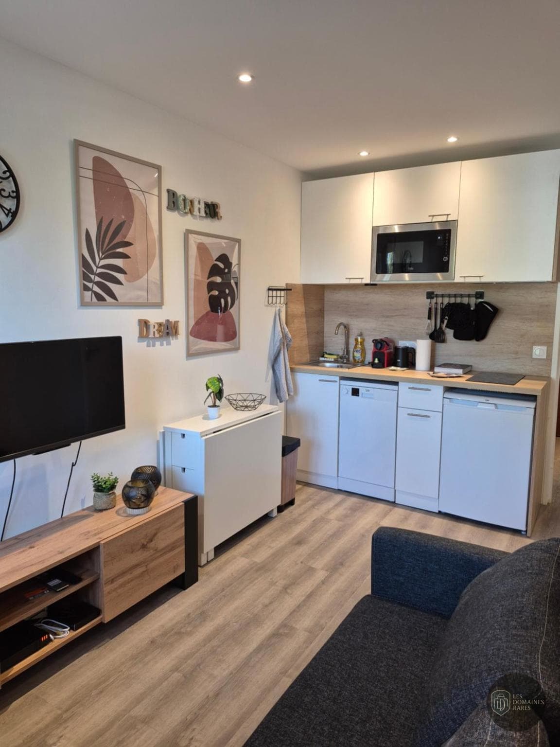 Cool and Workers — Intérieur
