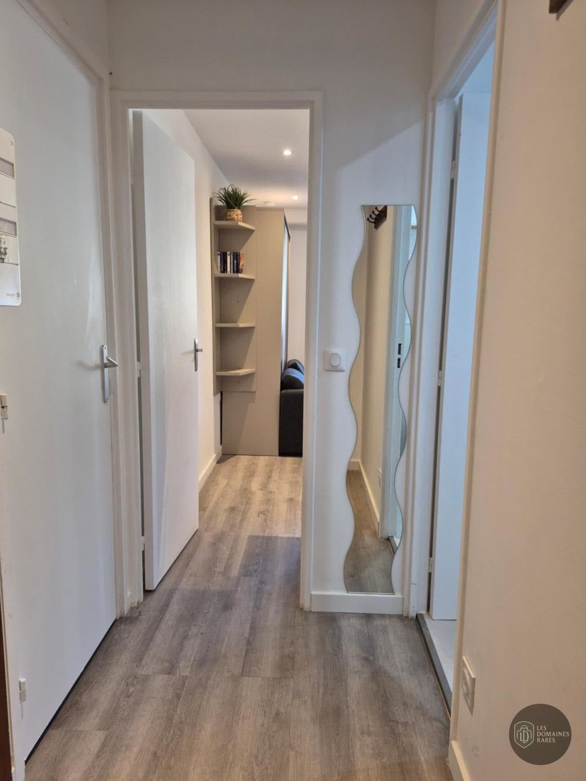 Cool and Workers — Intérieur
