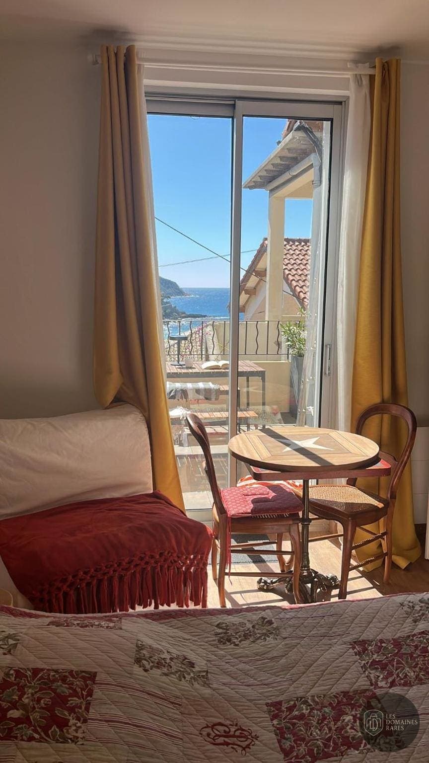 Vue extérieure de l'espace de coworking Cosy Corner à Paris en Île-de-France