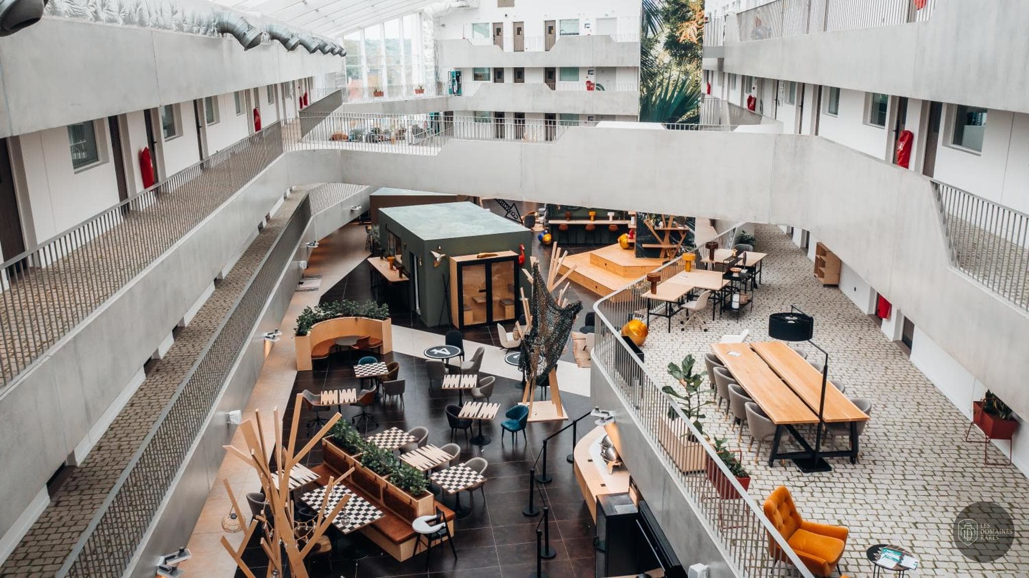 Cowool Cergy — Extérieur