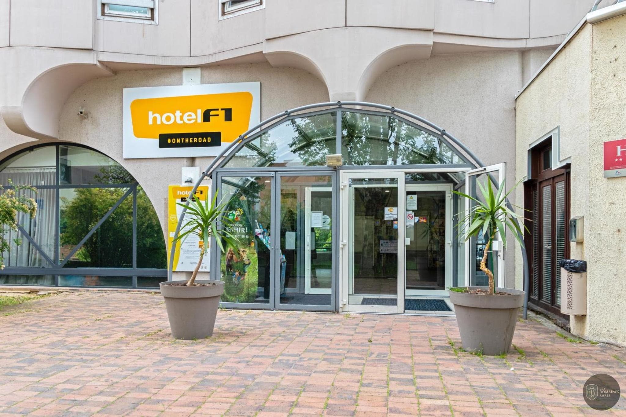 Cowool Cergy — Extérieur