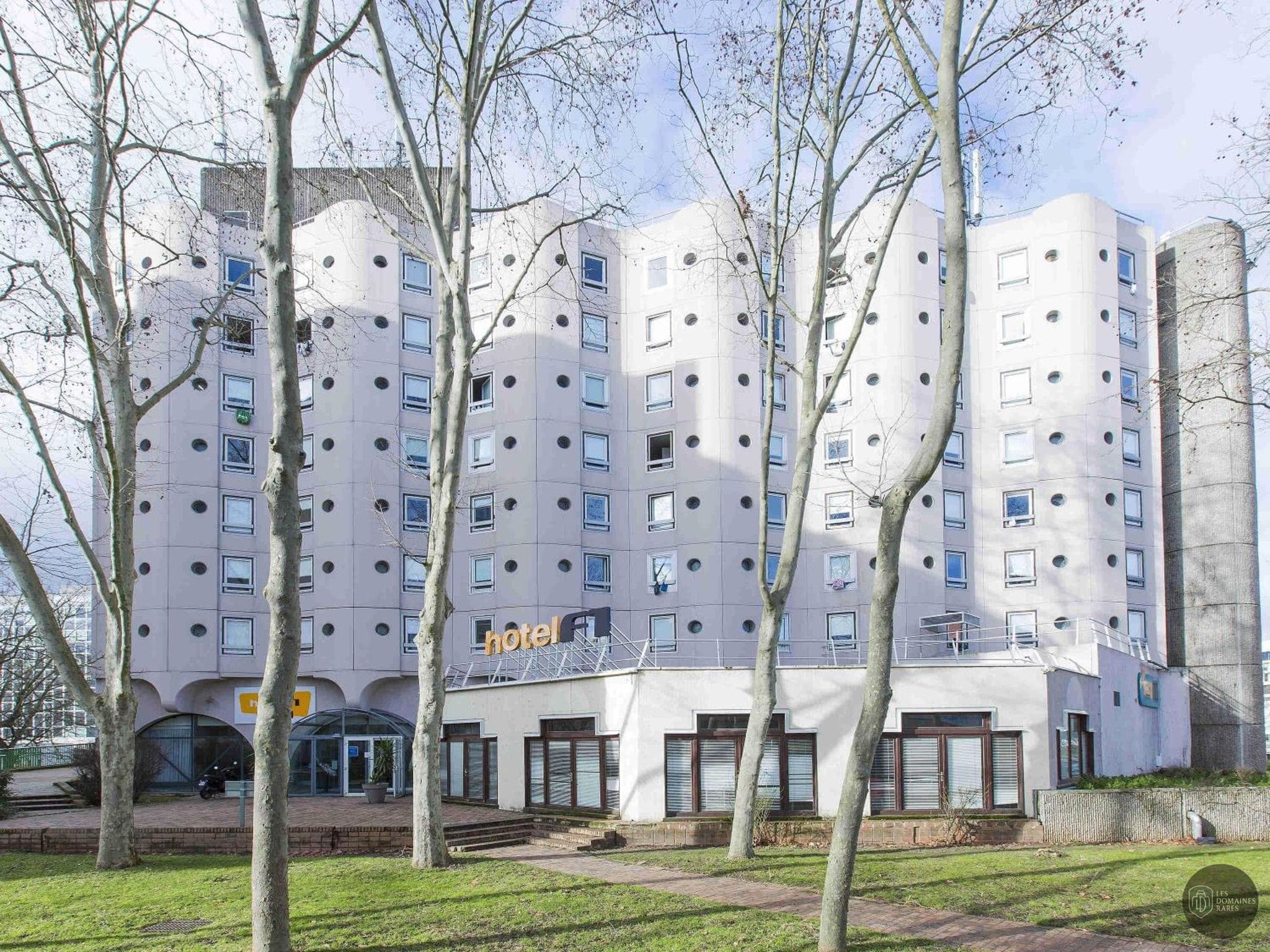 Cowool Cergy — Extérieur