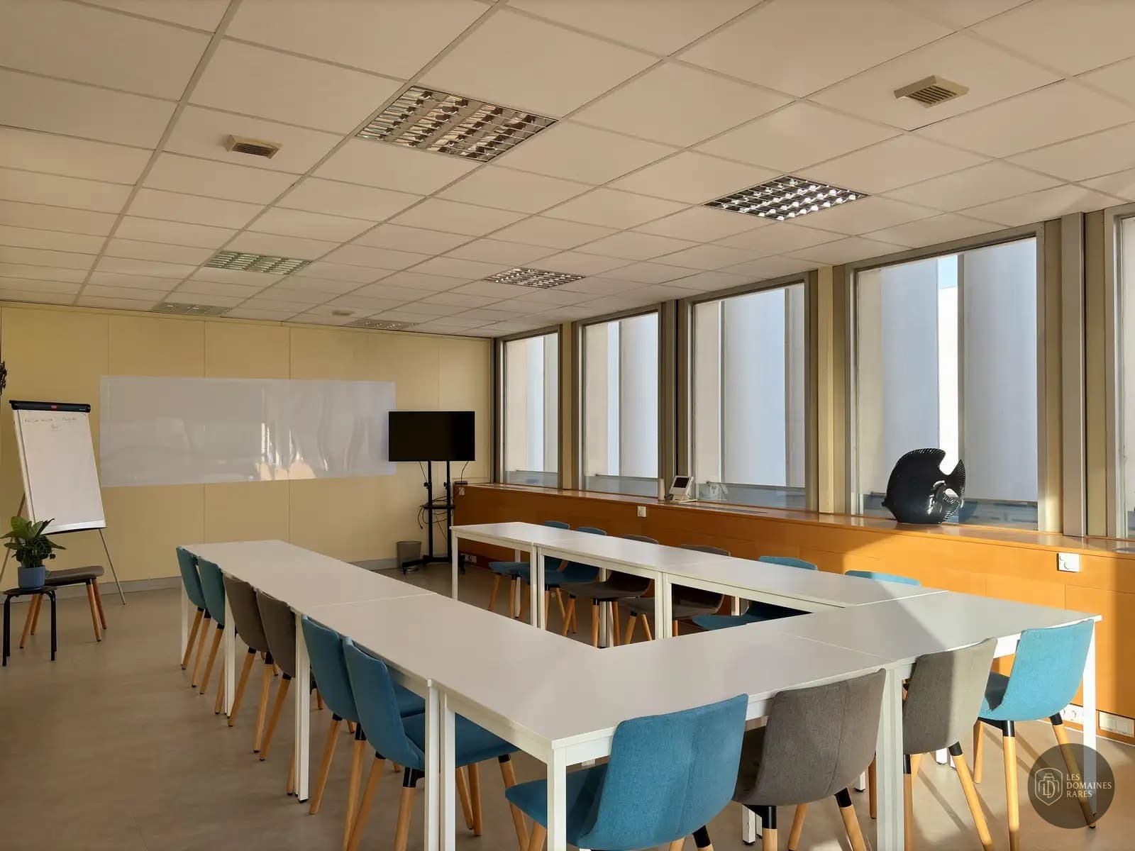 Salle de réunion 6 du lieu Cowork ETC à Saintes en Nouvelle-Aquitaine