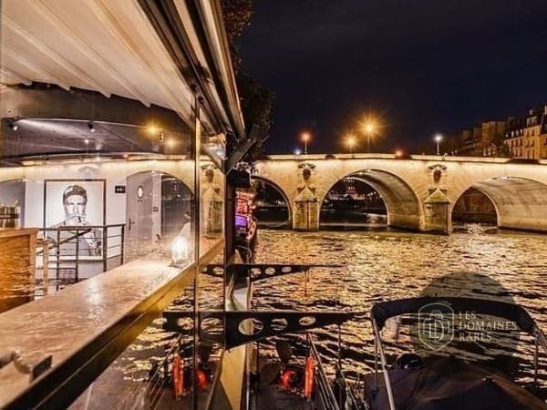 Vue extérieure du lieu DAYOFF L'Imprimerie à Paris en Île-de-France