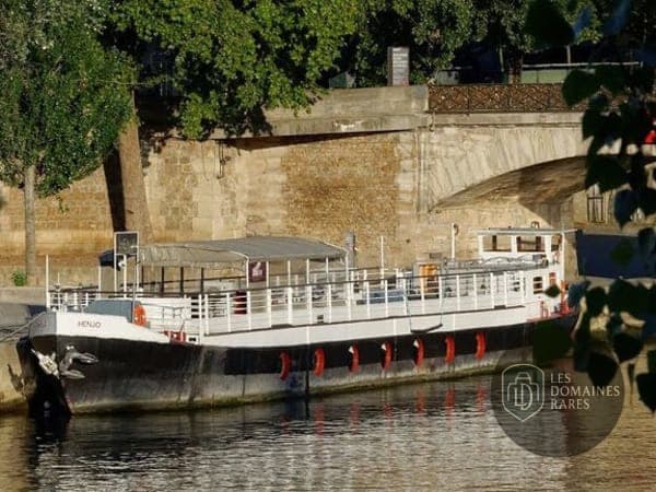 Vue extérieure du lieu DAYOFF L'Imprimerie à Paris en Île-de-France