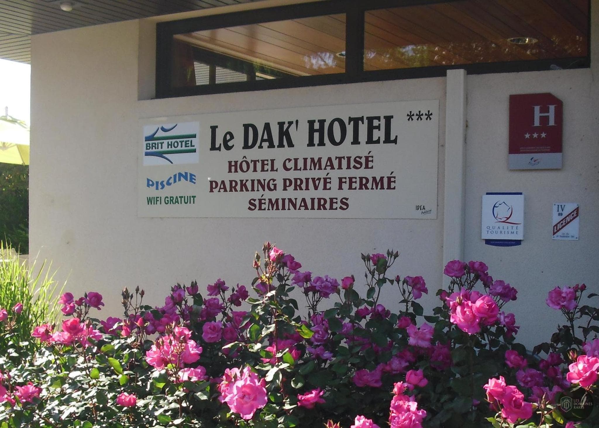 Vue extérieure de l'hôtel Dak' Hôtel à Avallon en Bourgogne-Franche-Comté