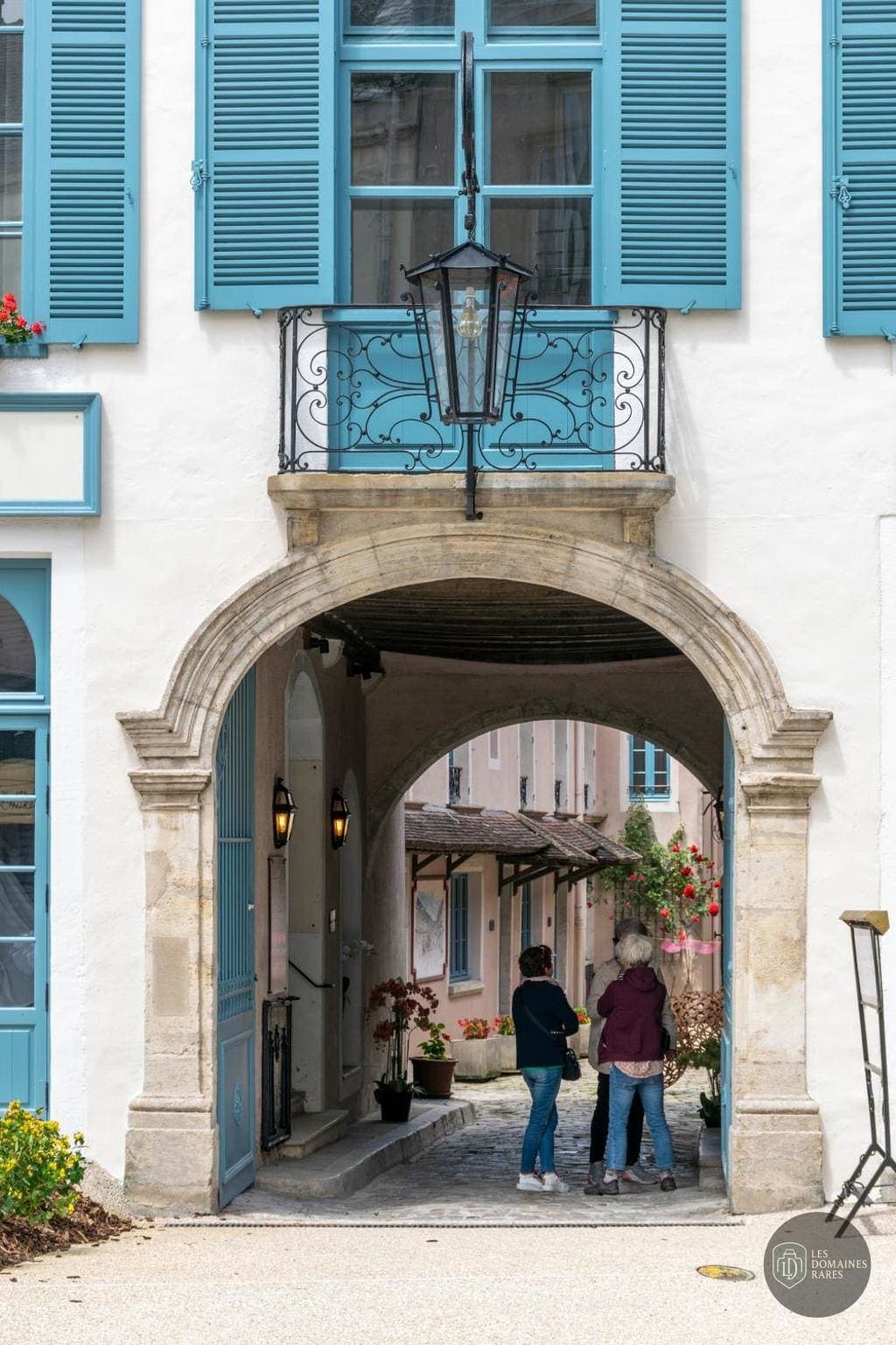 Vue extérieure de l'hôtel Dak' Hôtel à Avallon en Bourgogne-Franche-Comté