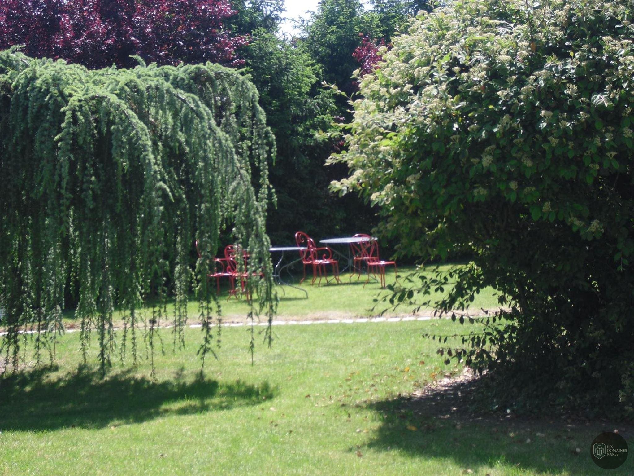 Vue extérieure de l'hôtel Dak' Hôtel à Avallon en Bourgogne-Franche-Comté