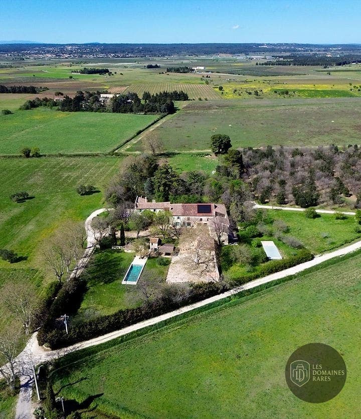 Vue extérieure du domaine Domaine Arbaud à Redessan en Occitanie