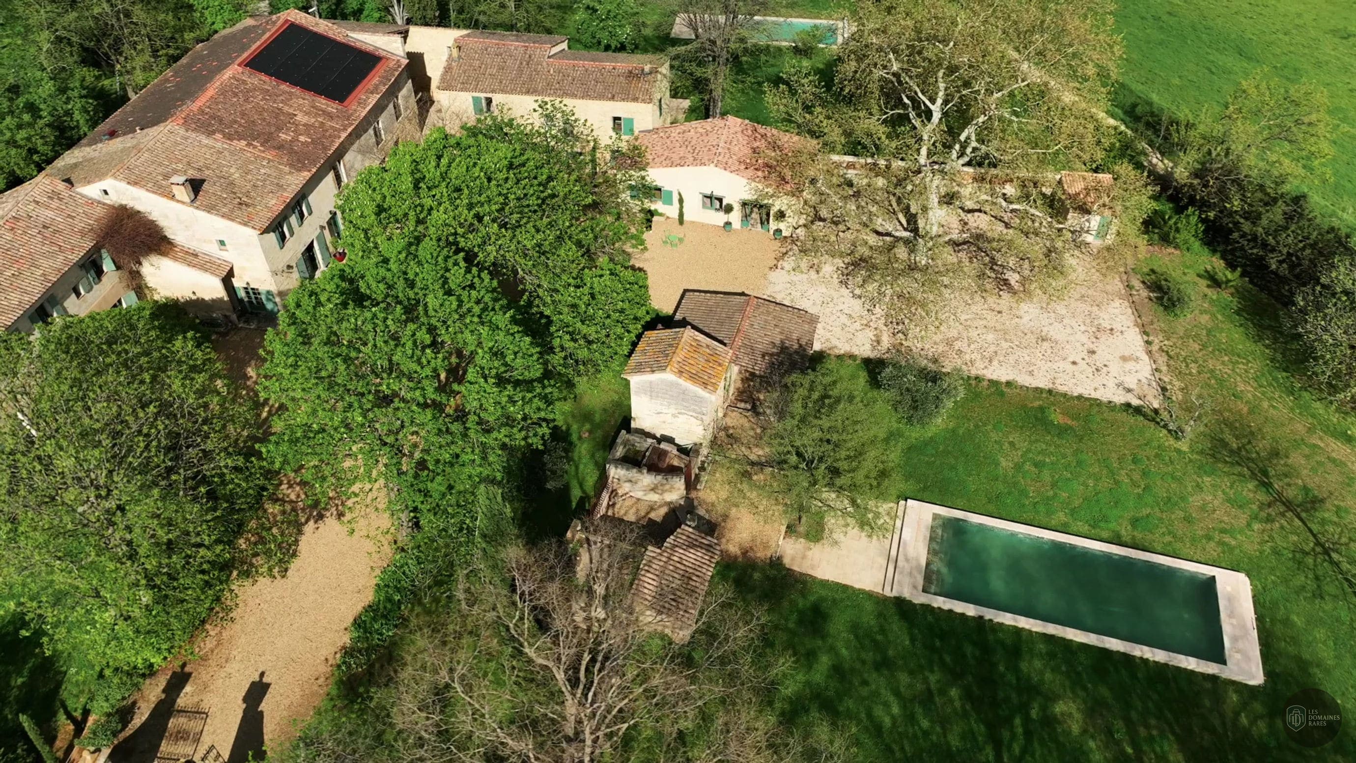Vue extérieure du domaine Domaine Arbaud à Redessan en Occitanie