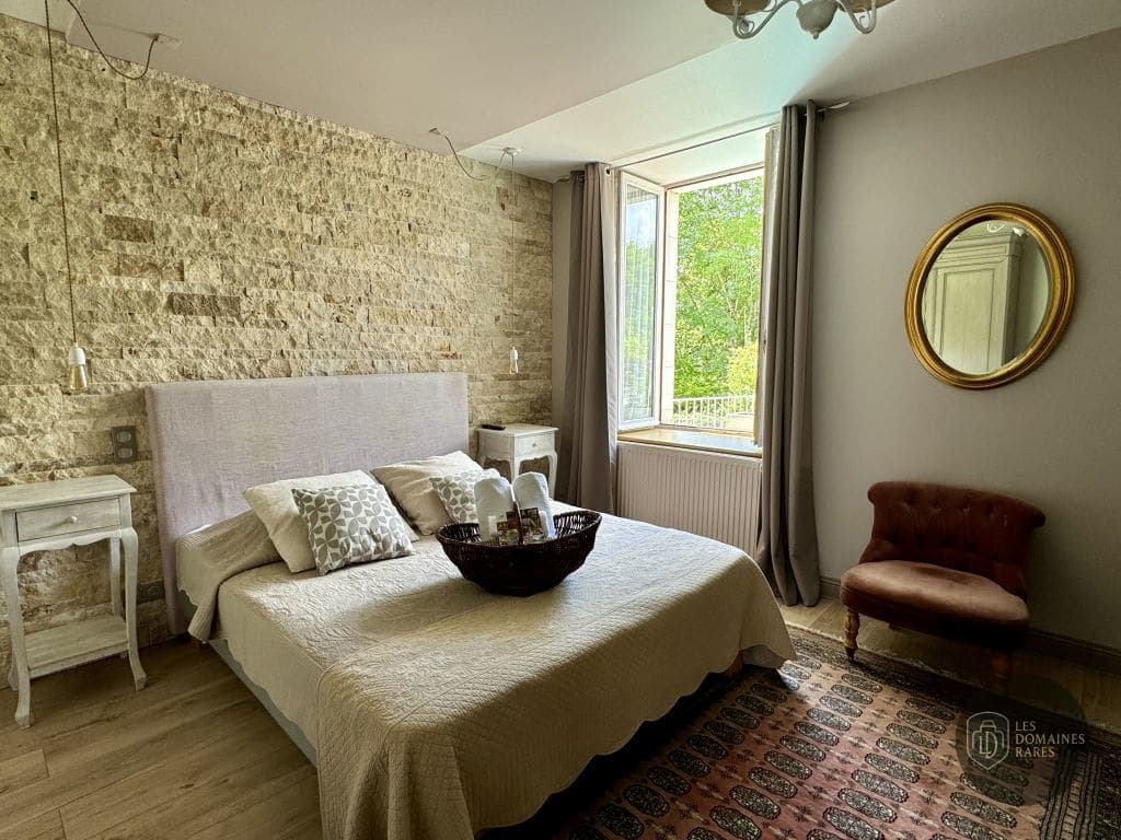 Chambre du domaine Domaine Borgnat en Bourgogne-Franche-Comté - séminaire yonne (89)