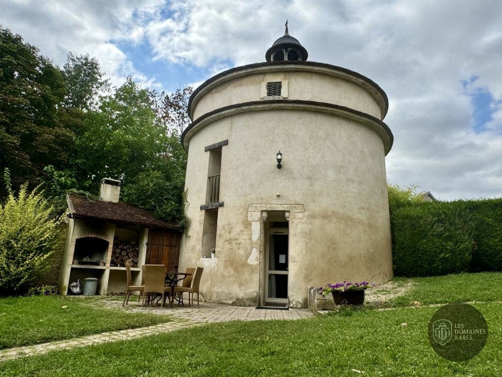Vue extérieure du domaine Domaine Borgnat en Bourgogne-Franche-Comté