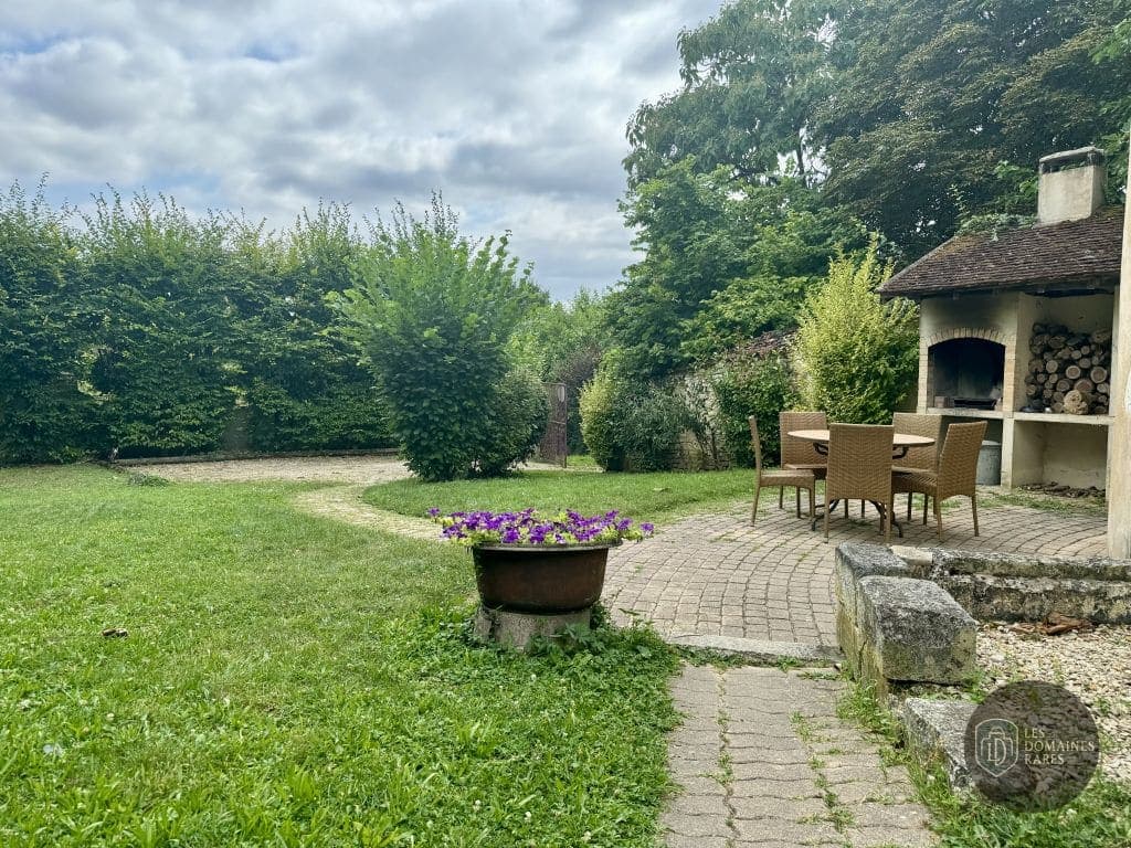 Vue extérieure du domaine Domaine Borgnat en Bourgogne-Franche-Comté