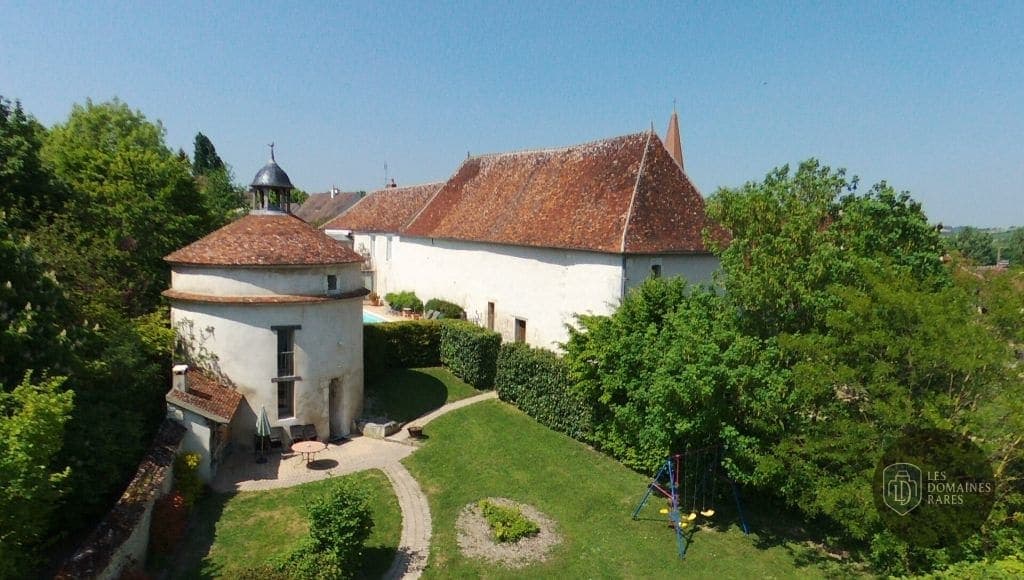 Vue extérieure du domaine Domaine Borgnat en Bourgogne-Franche-Comté