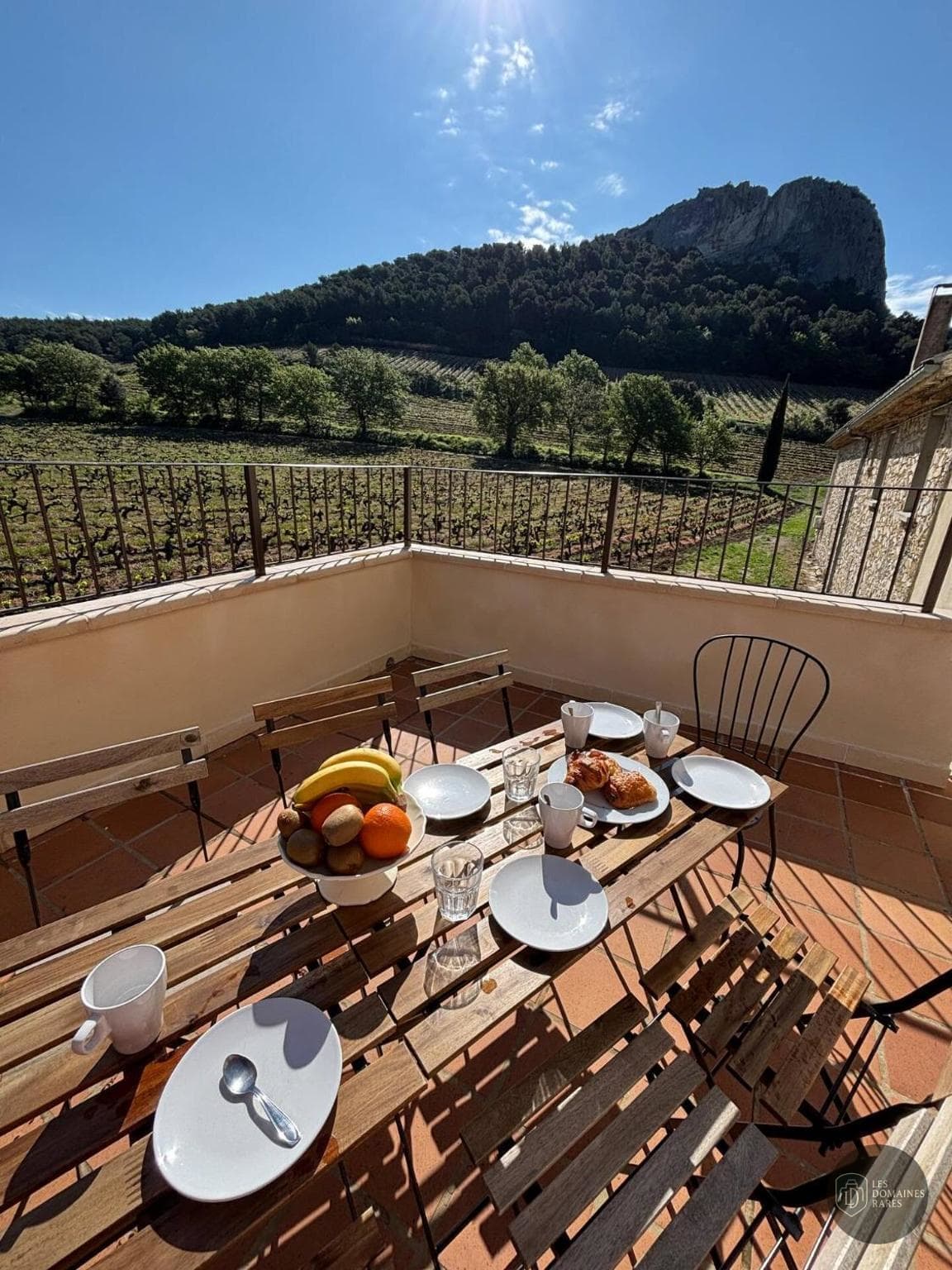 Vue extérieure du domaine Domaine Cassan en Provence-Alpes-Côte d'Azur