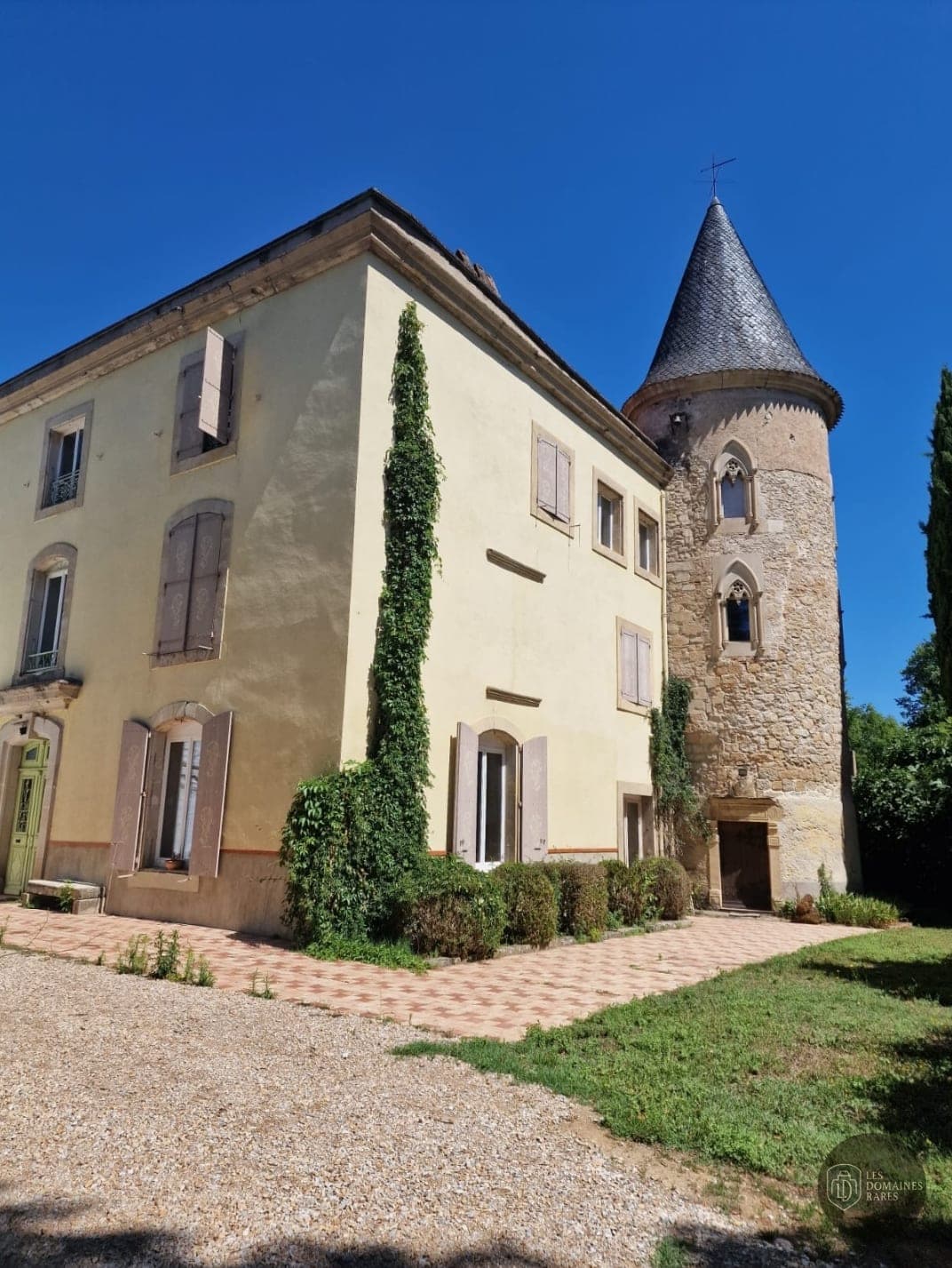 Vue extérieure du domaine Domaine Del Luz en Occitanie