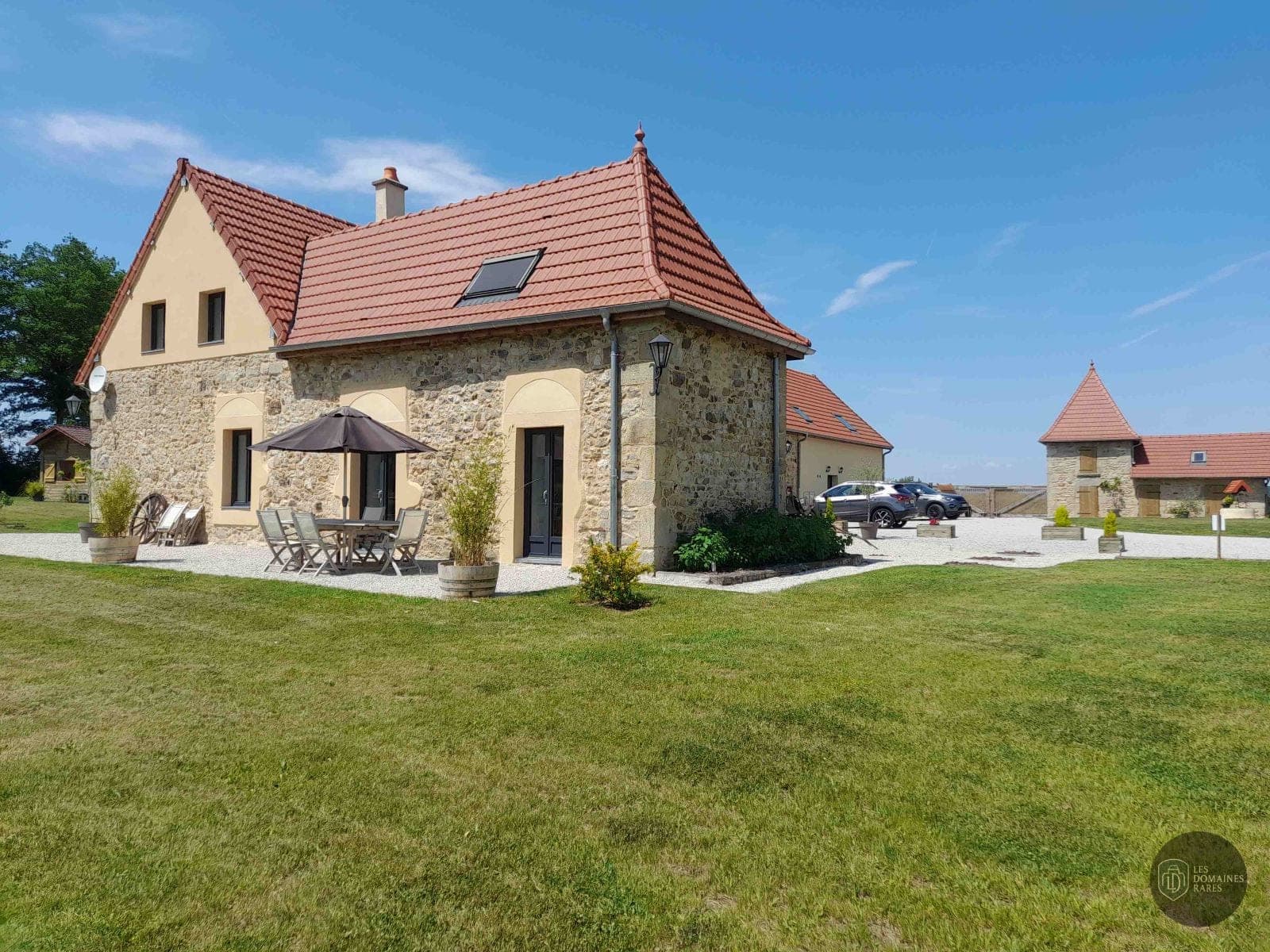 Vue extérieure du domaine Domaine La Diligence en Auvergne-Rhône-Alpes
