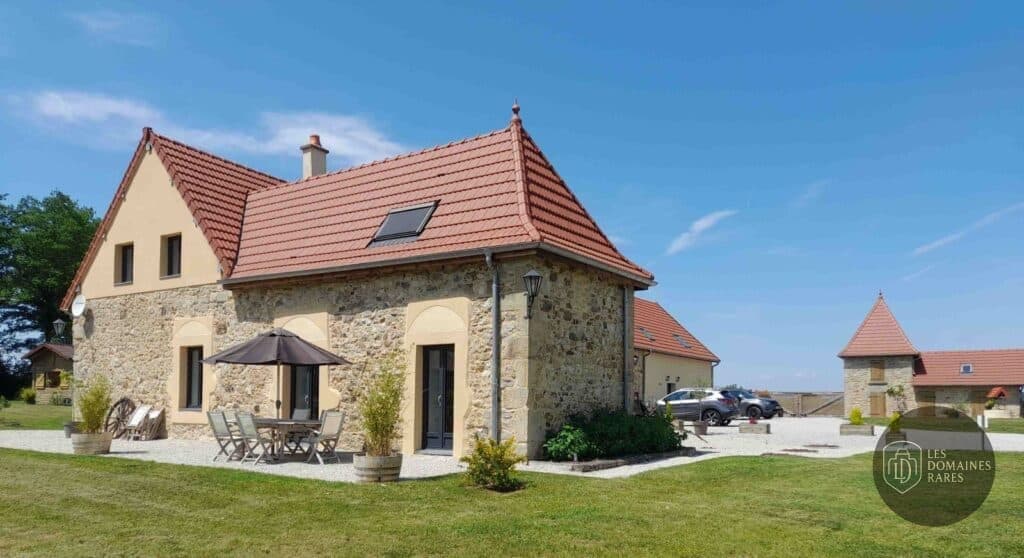 Vue extérieure du domaine Domaine La Diligence en Auvergne-Rhône-Alpes
