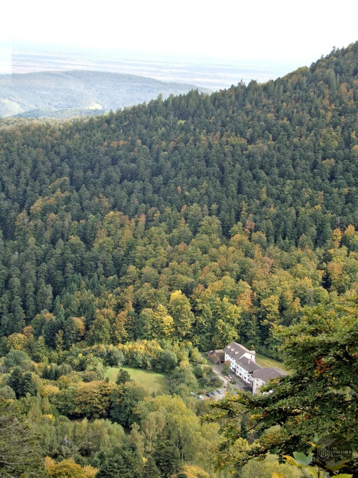Vue extérieure du domaine Domaine Langmatt à Murbach en Grand Est