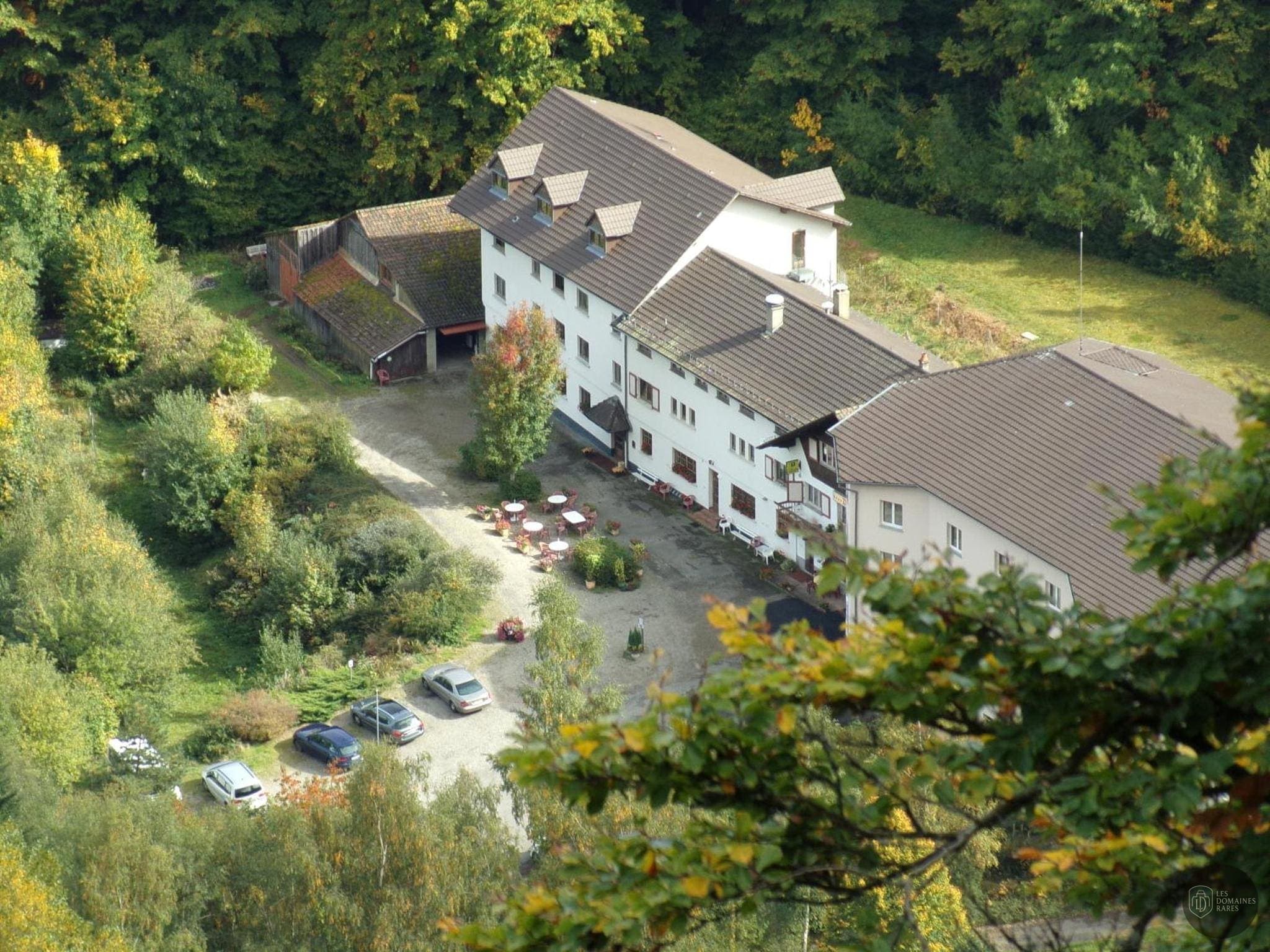 Vue extérieure du domaine Domaine Langmatt à Murbach en Grand Est