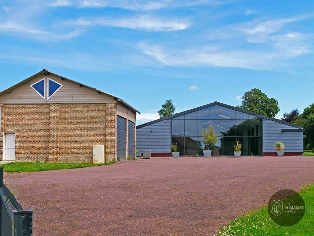 Vue extérieure du domaine Domaine Le Plouy en Hauts-de-France