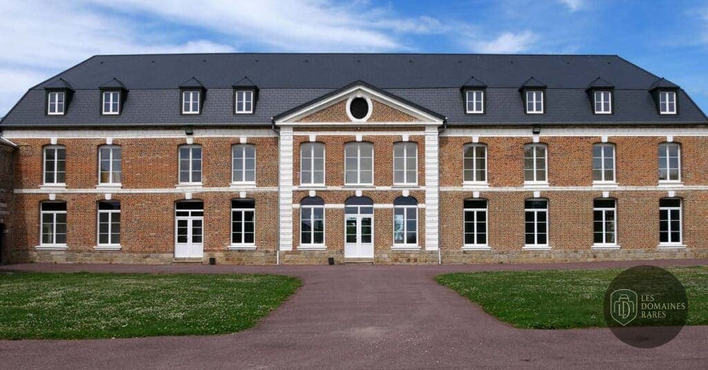 Vue extérieure du domaine Domaine Le Plouy en Hauts-de-France