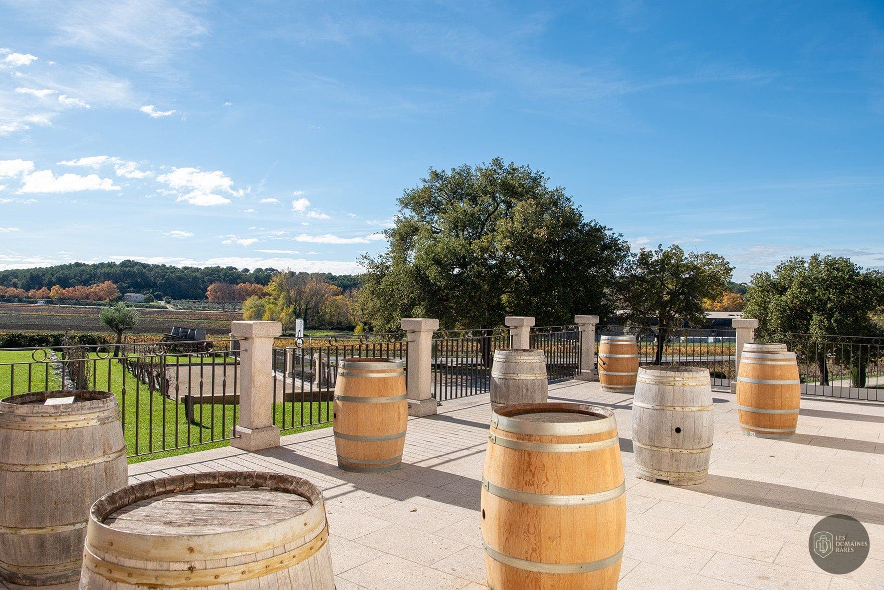 Vue extérieure du domaine Domaine Naïs à Rognes en Provence-Alpes-Côte d'Azur