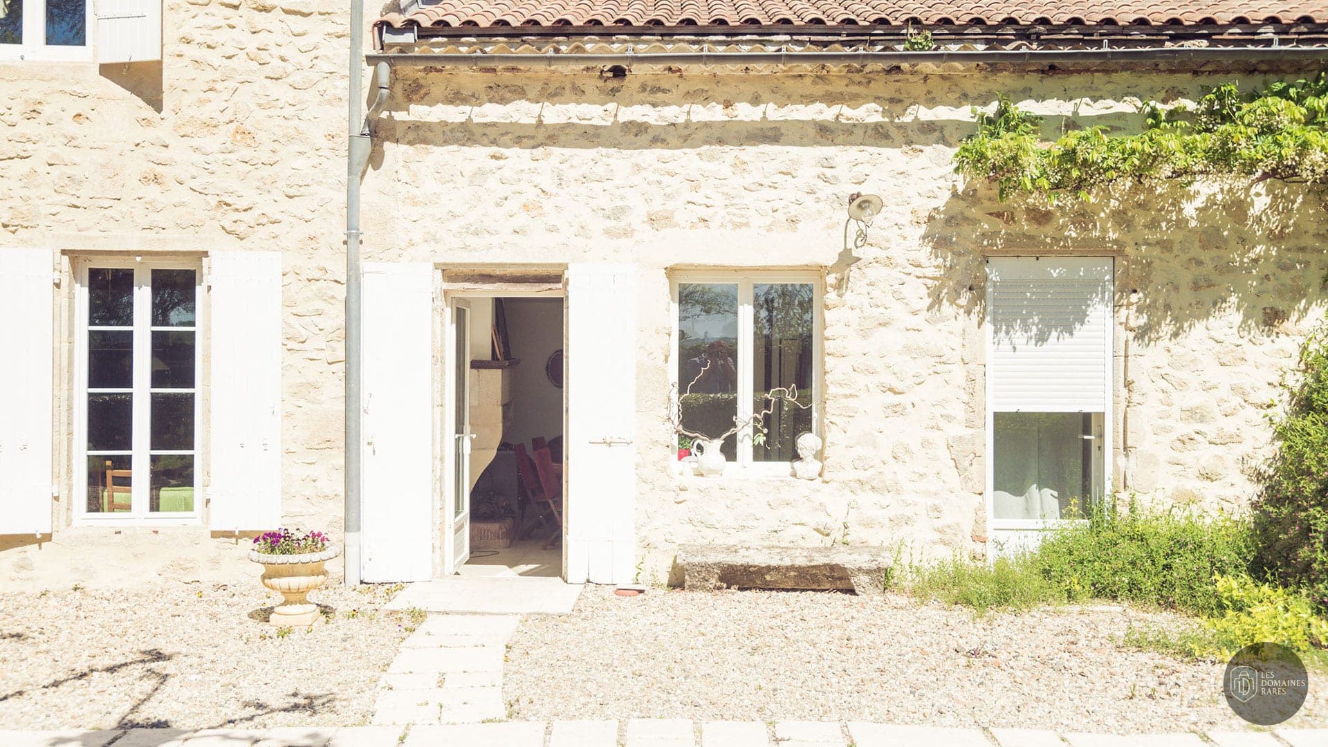 Vue extérieure du domaine Domaine Pascaud à Rions en Nouvelle-Aquitaine
