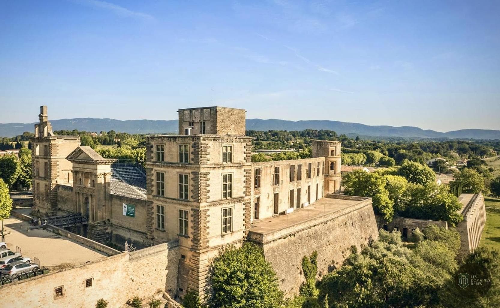 Vue extérieure du domaine Domaine St Roch à Salzuit en Auvergne-Rhône-Alpes