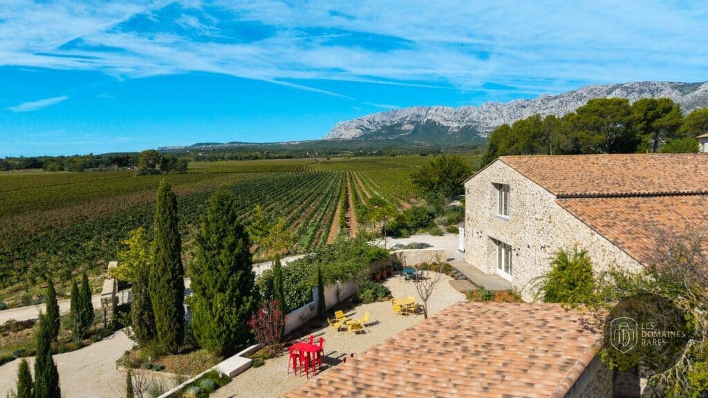 Vue extérieure du domaine Domaine Travelle en Provence-Alpes-Côte d'Azur
