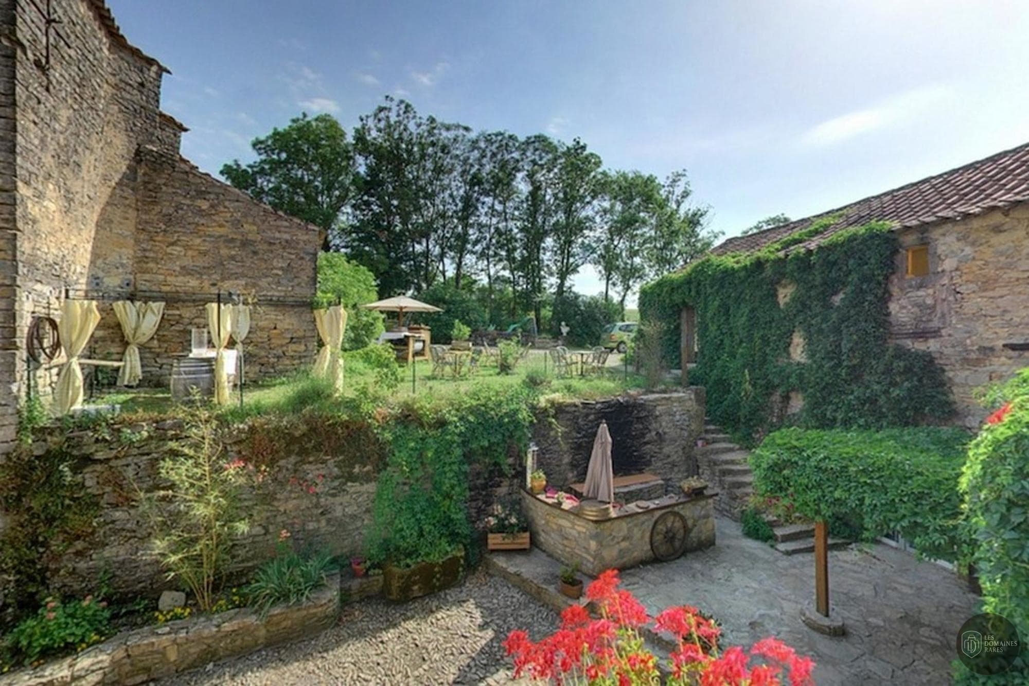 Vue extérieure du domaine Domaine d'Alcapies à Saint en Occitanie