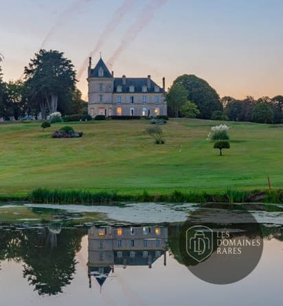 Vue extérieure du domaine Domaine de Boisgelin à Pléhédel en Bretagne