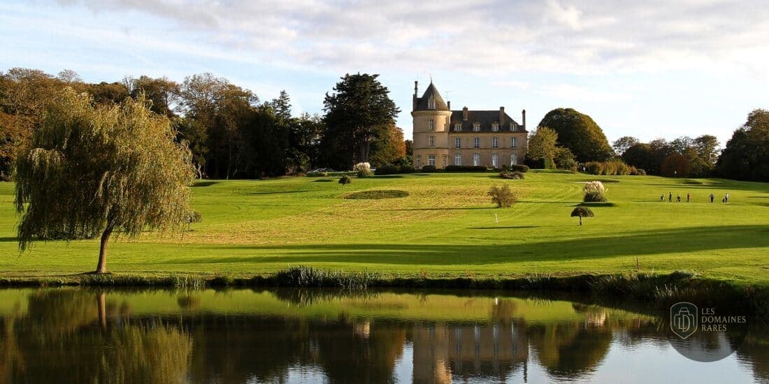 Vue extérieure du domaine Domaine de Boisgelin à Pléhédel en Bretagne
