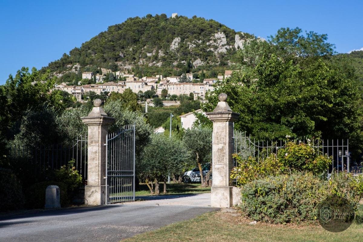 Vue extérieure du domaine Domaine de Cabasse à Séguret en Provence-Alpes-Côte d'Azur