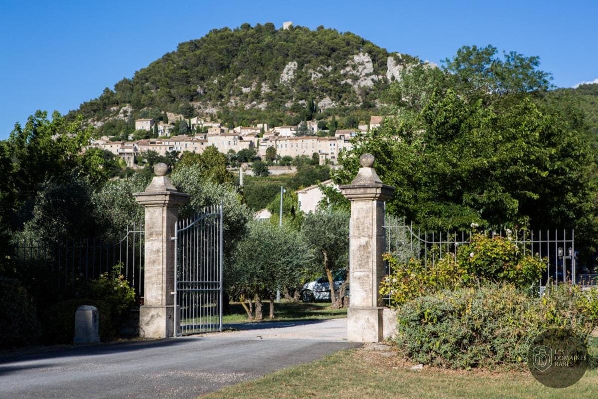 Vue extérieure du domaine Domaine de Cabasse à Séguret en Provence-Alpes-Côte d'Azur