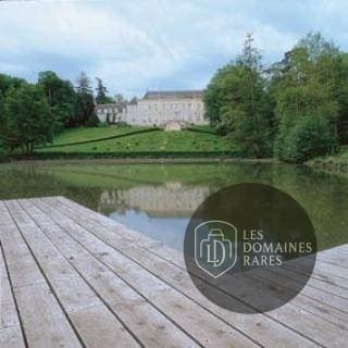 Vue extérieure du domaine Domaine de Chales en Centre-Val de Loire