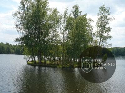 Vue extérieure du domaine Domaine de Chales en Centre-Val de Loire