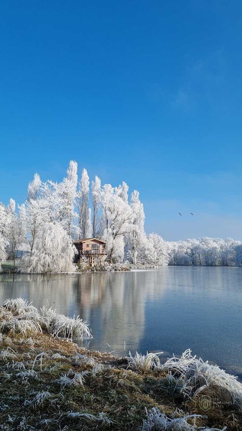Vue extérieure du domaine Domaine de Charlyne en Auvergne-Rhône-Alpes