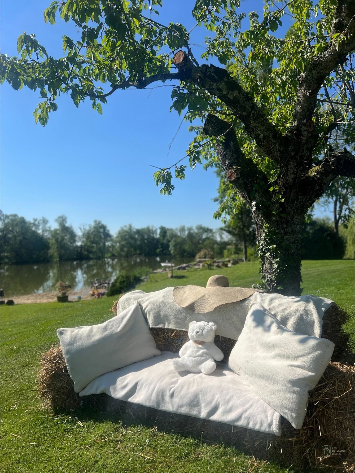 Vue extérieure du domaine Domaine de Charlyne en Auvergne-Rhône-Alpes