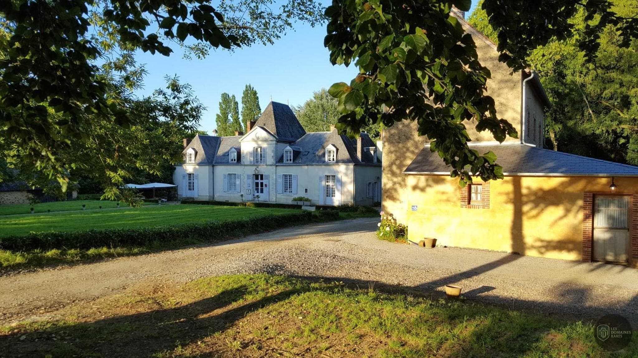 Vue extérieure du domaine Domaine de Chatenay en Pays de la Loire