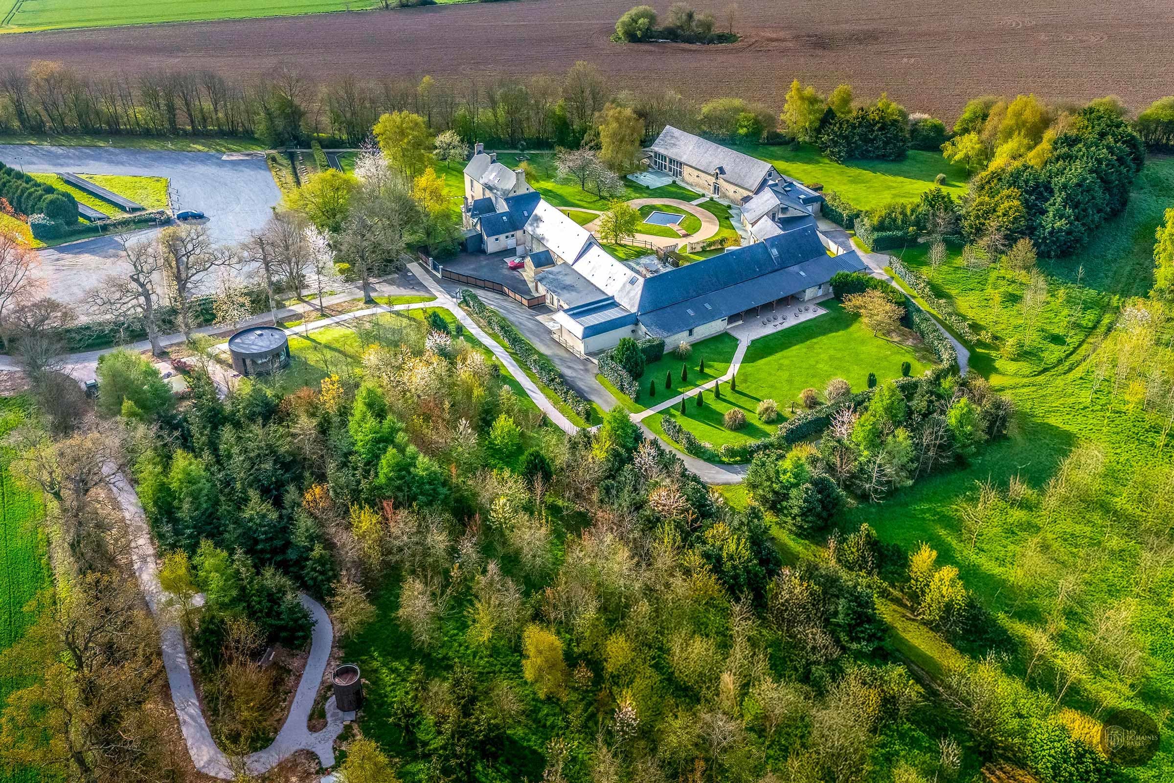 Vue extérieure du domaine Domaine de Cussy en Normandie
