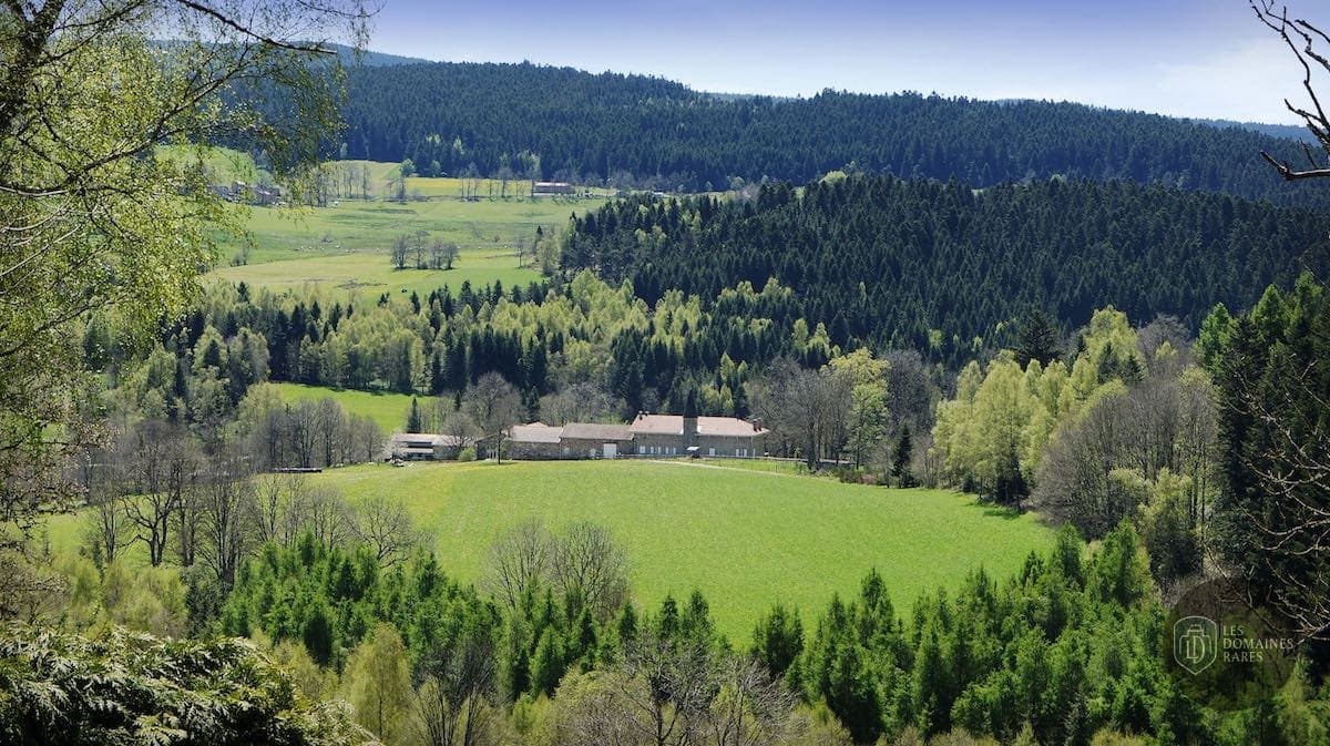 Vue extérieure du domaine Domaine de Duby en Auvergne-Rhône-Alpes